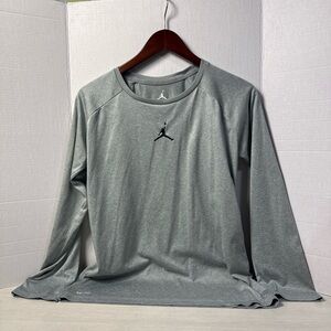 Jordan Boys Long-Sleeve Performance Shirt - Light Gray Size XL 13yrs-15yrs